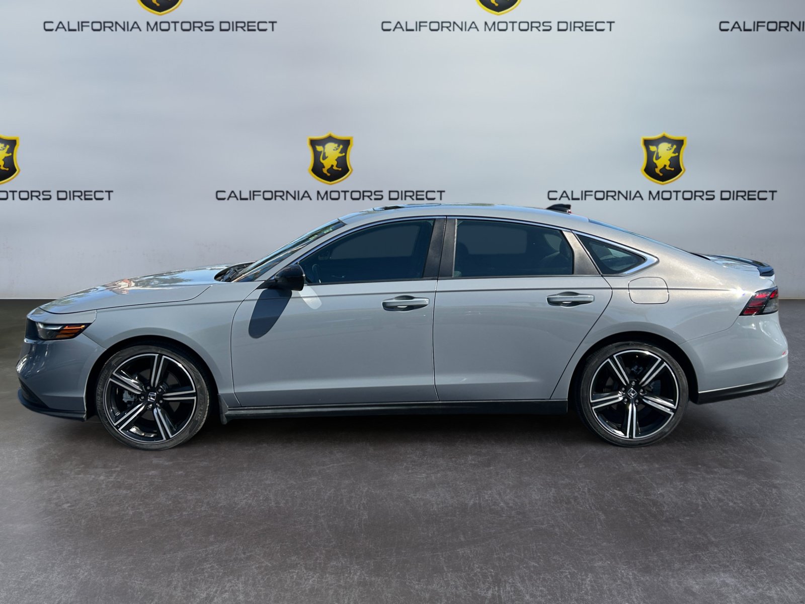 Used 2024 Honda Accord Sport image 2