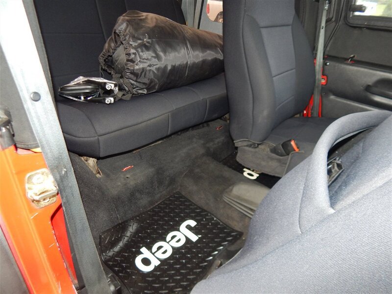 Used 2004 Jeep Wrangler X AWD/4WD image 34