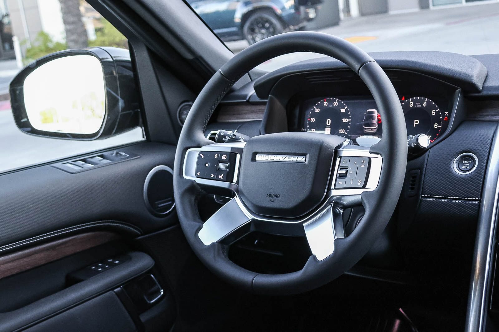 New 2026 Land Rover Discovery Dynamic SE AWD/4WD image 25