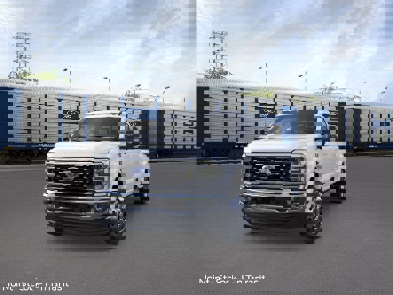 New 2026 Ford F450 4x4 Crew Cab Super Duty image 2