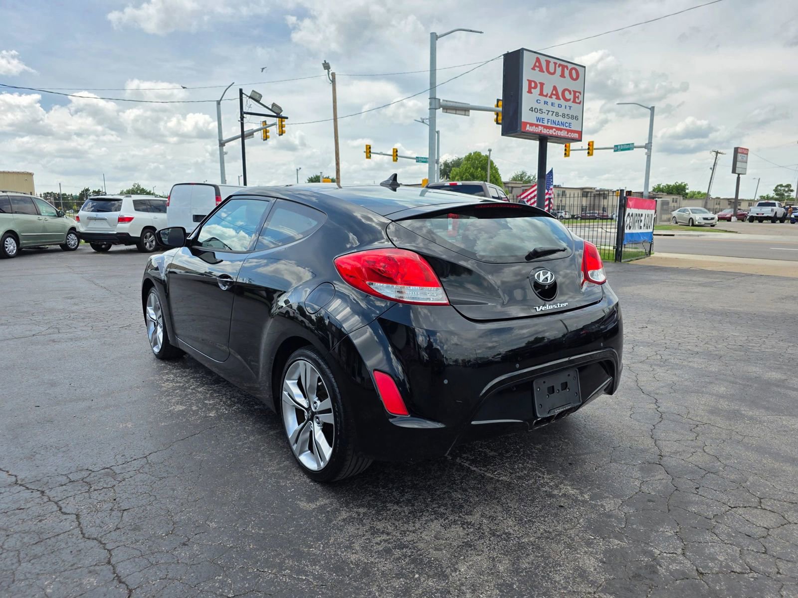 Used 2014 Hyundai Veloster w/ Technology Package 03 FWD image 5