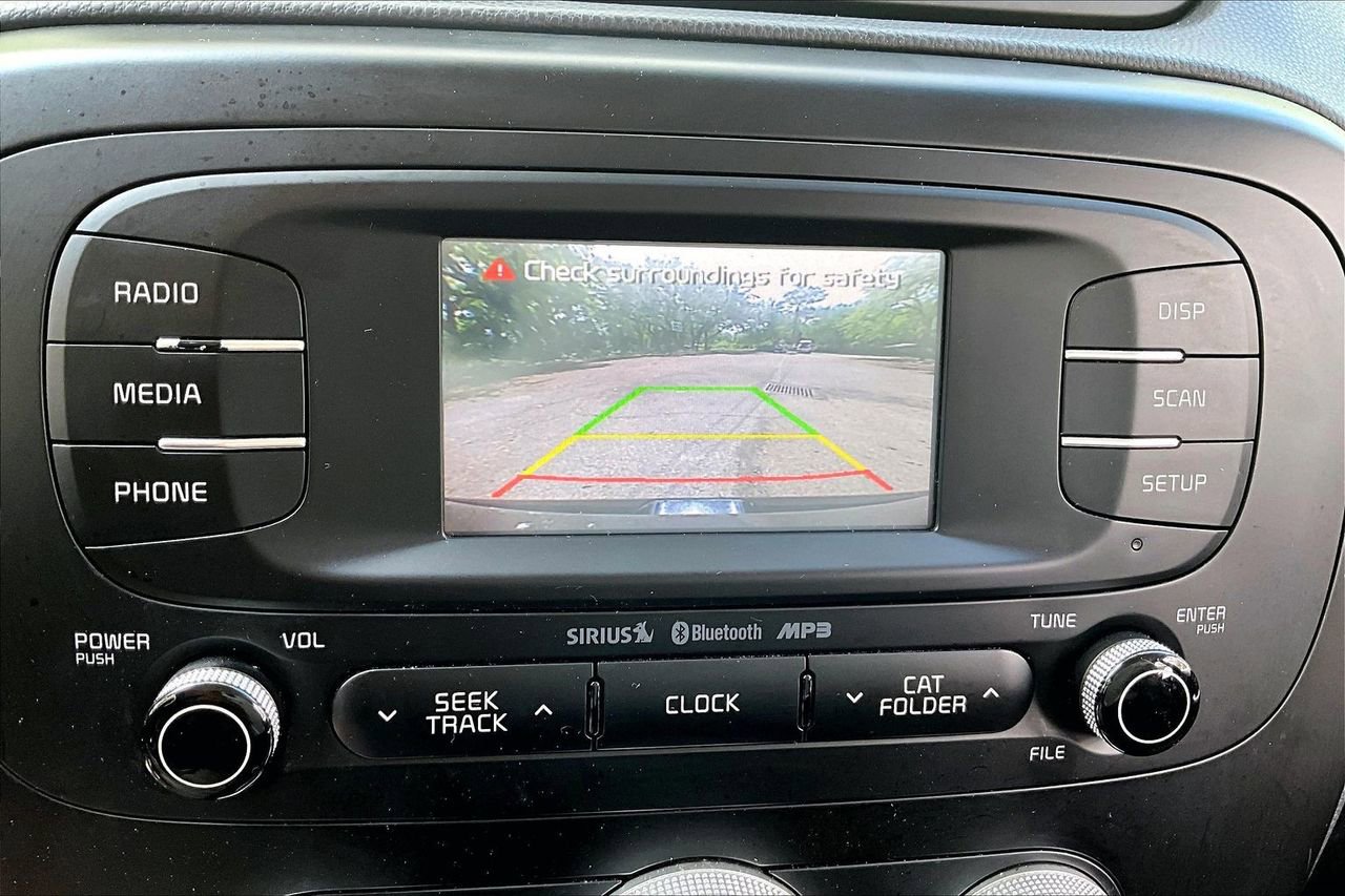 Used 2016 Kia Soul + FWD image 13