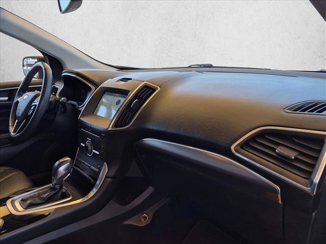 Used 2016 Ford Edge Titanium FWD image 21