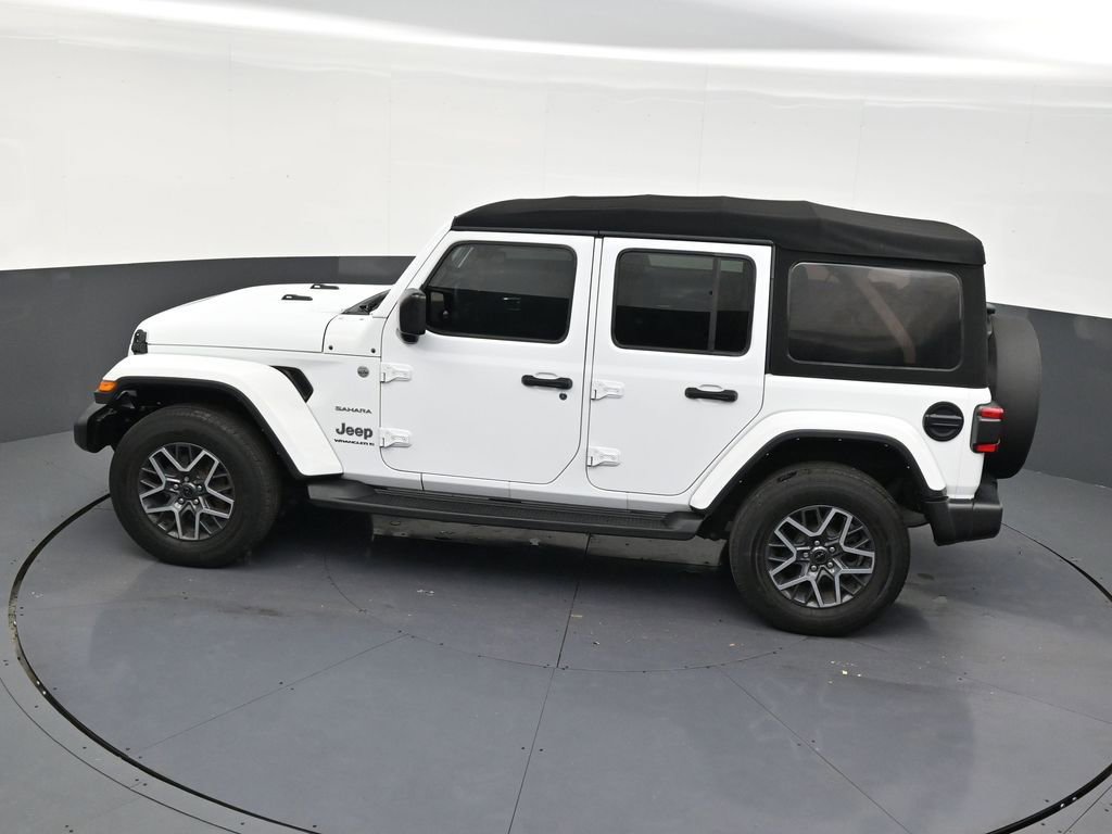 Used 2024 Jeep Wrangler Sahara image 13
