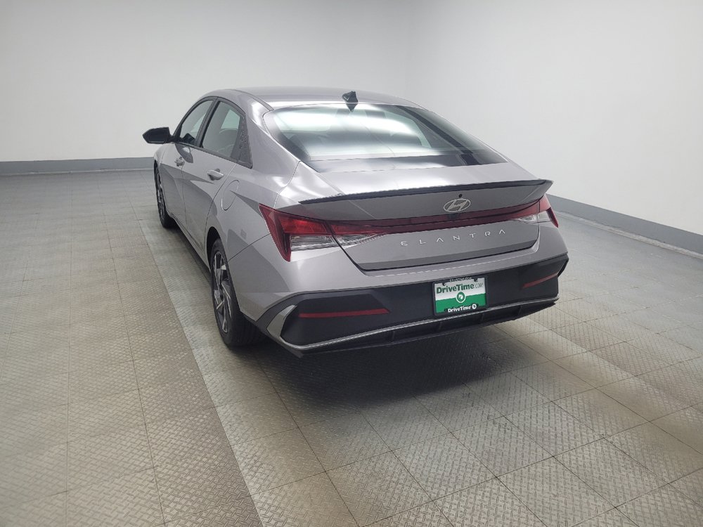 Used 2025 Hyundai Elantra Sport FWD image 5