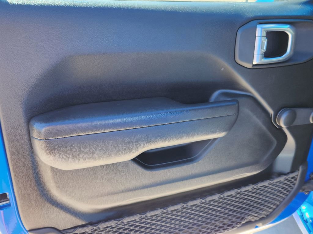 Used 2024 Jeep Wrangler Sport image 7