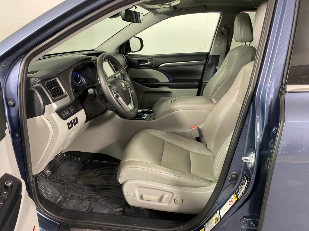Certified 2019 Toyota Highlander Limited image 7