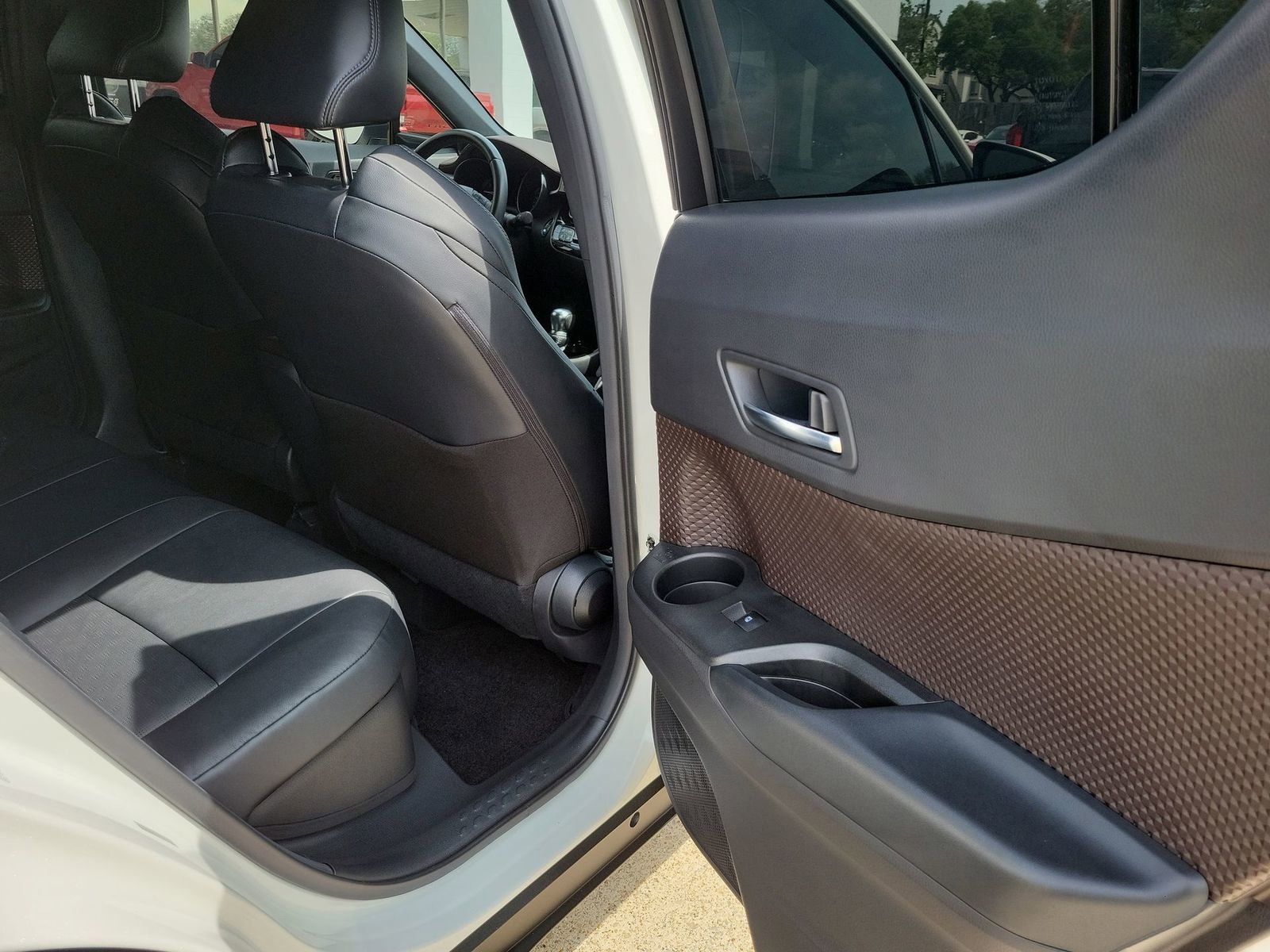 Used 2019 Toyota C-HR Limited image 28