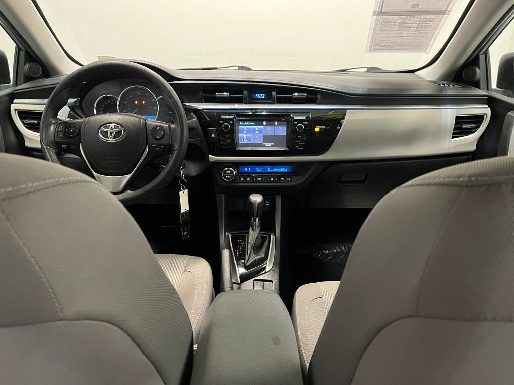 Used 2014 Toyota Corolla LE FWD image 17