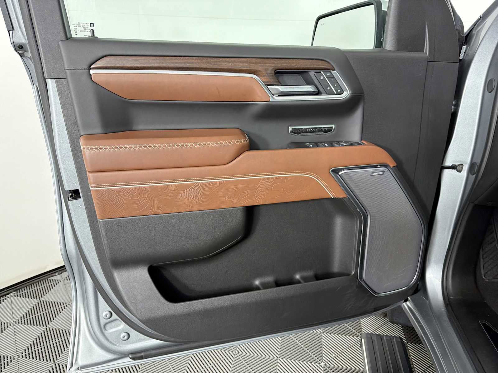 Used 2025 GMC Sierra 1500 Denali Ultimate AWD/4WD image 9