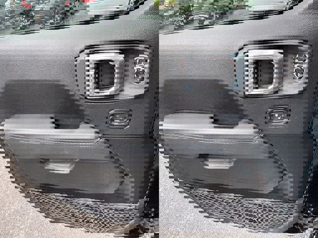 Used 2020 Jeep Wrangler Unlimited Sahara w/ Safety Group image 19