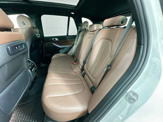 Used 2022 BMW X5 xDrive40i w/ M Sport Package AWD/4WD image 26