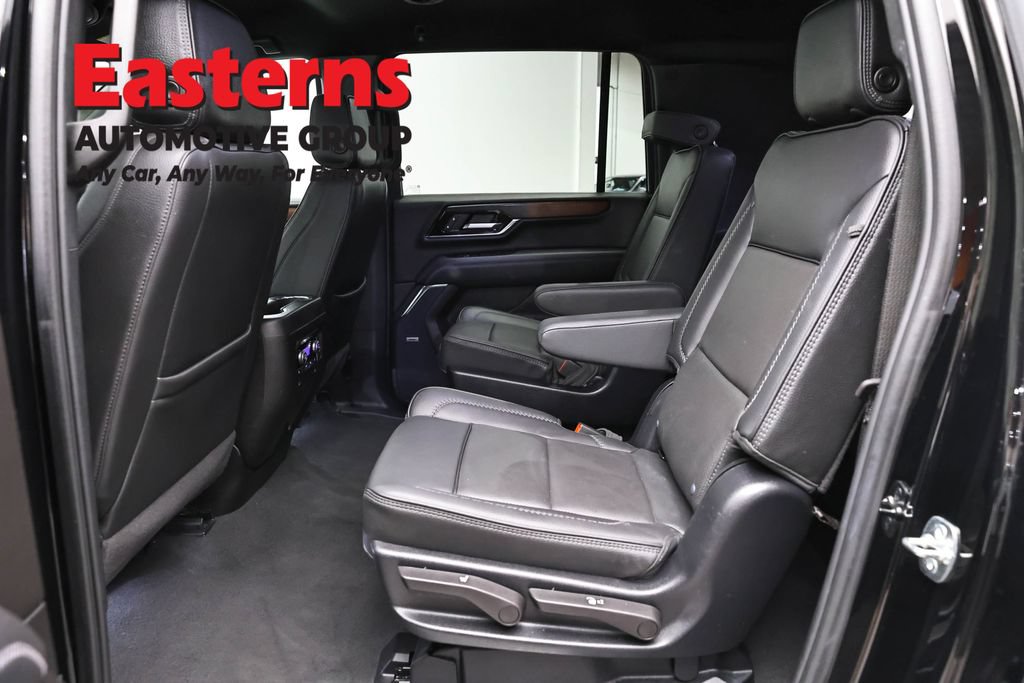 Used 2025 GMC Yukon XL Denali AWD/4WD image 24