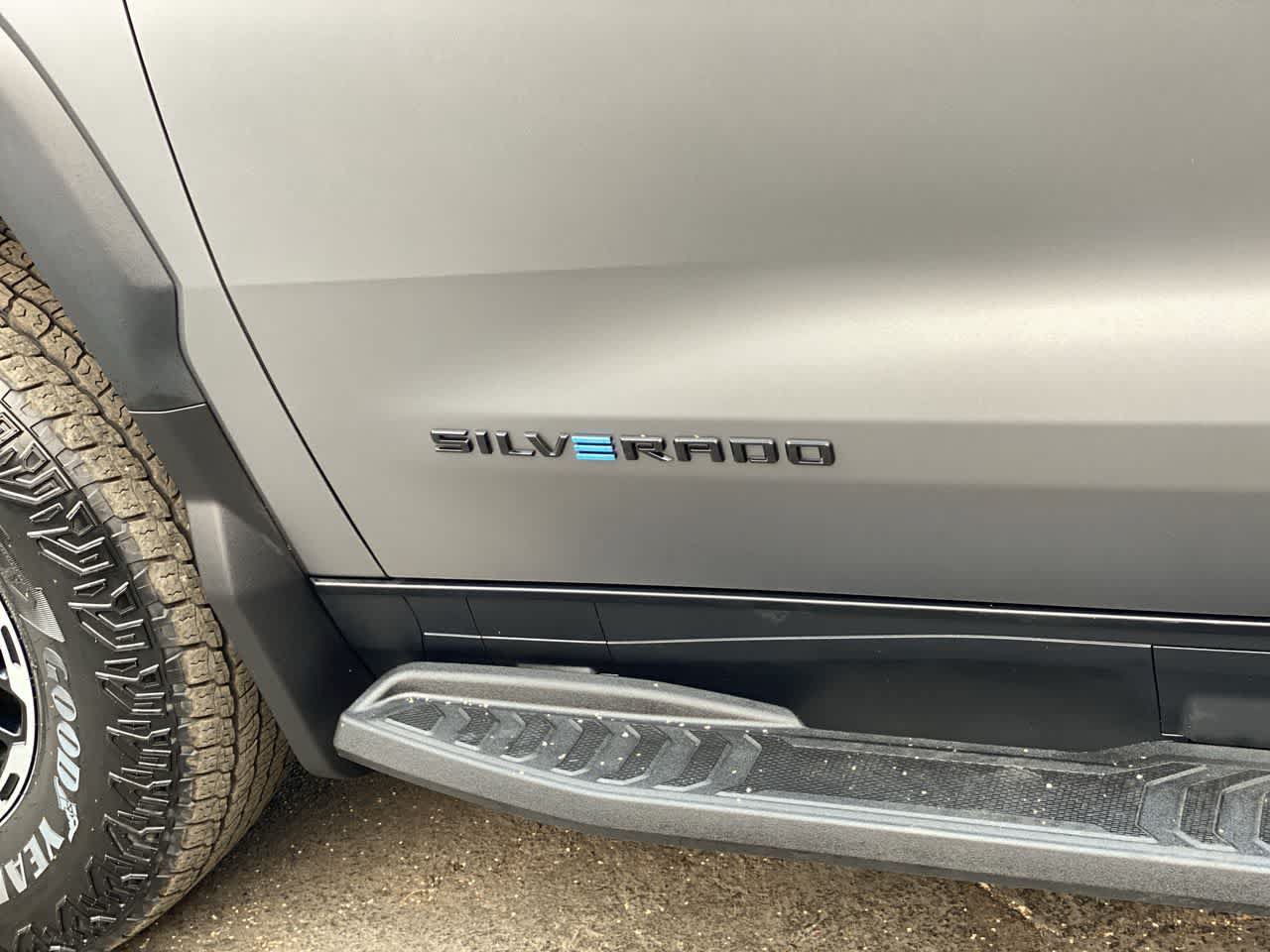 Used 2026 Chevrolet Silverado EV Trail Boss AWD/4WD image 10