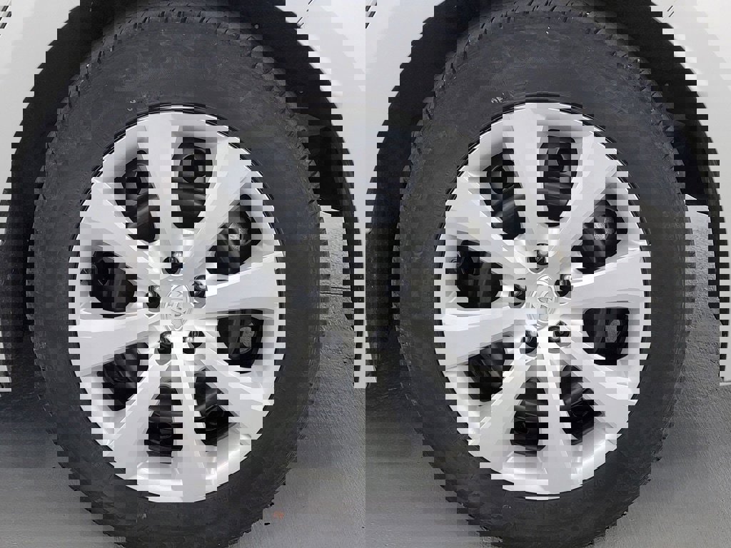 Certified 2022 Toyota Corolla LE image 9