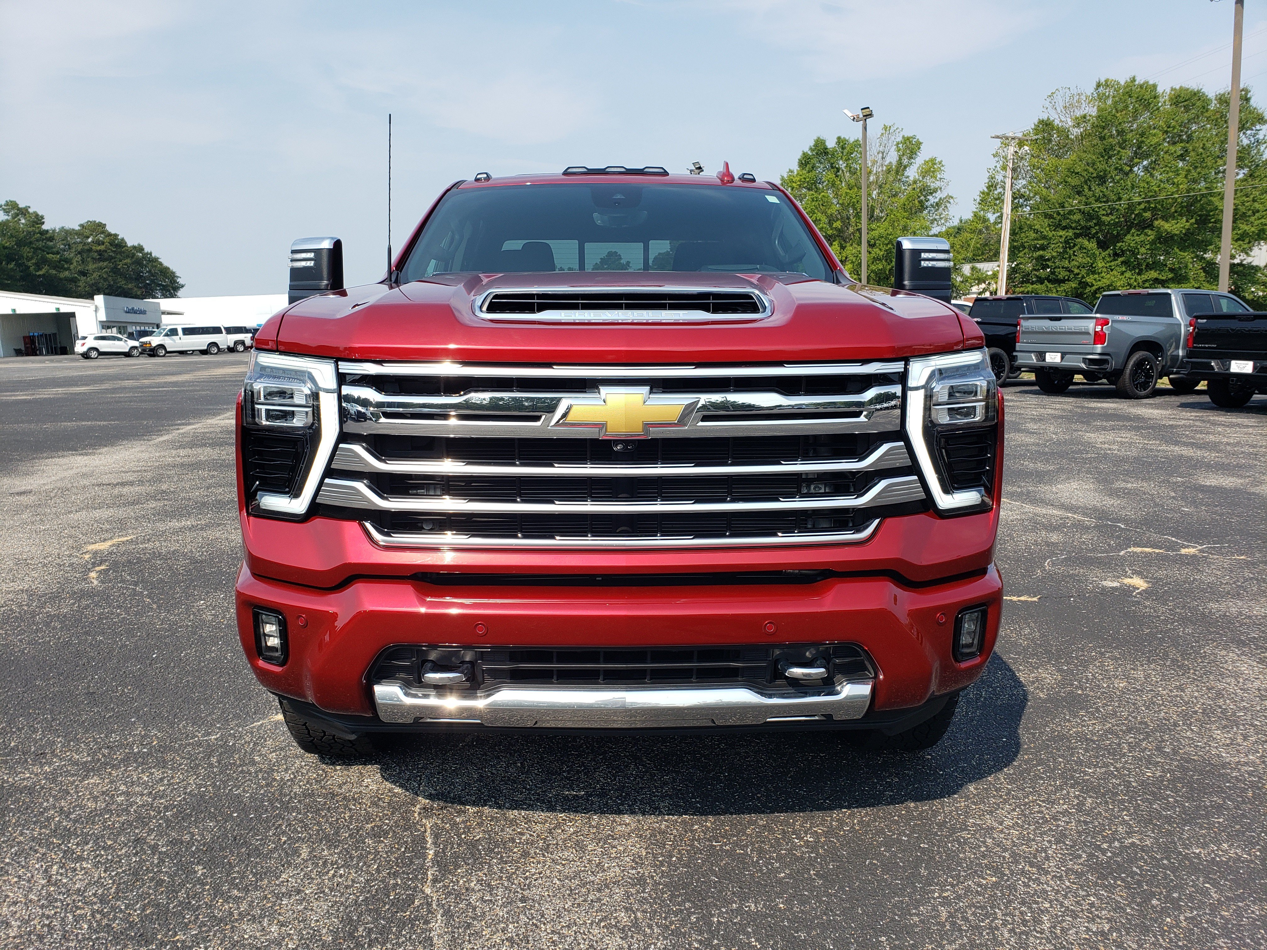Used 2025 Chevrolet Silverado 3500 High Country w/ High Country Premium Package AWD/4WD image 7