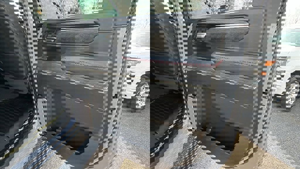 Used 2024 GMC Sierra 2500 AT4X image 18