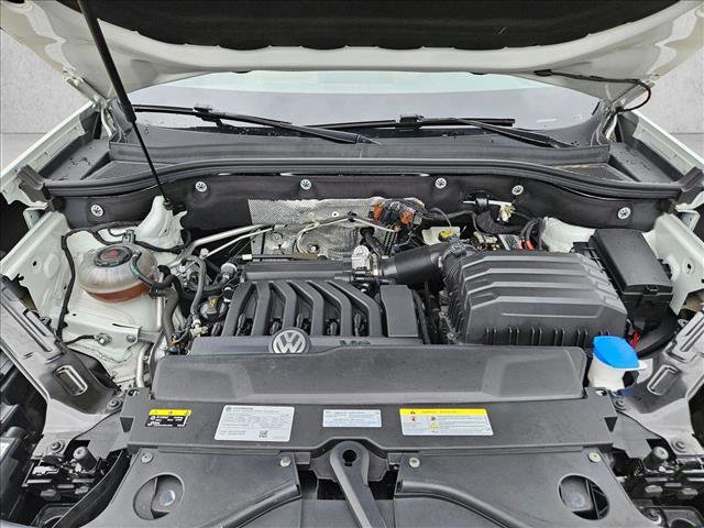 Used 2022 Volkswagen Atlas Cross Sport SE w/ Panoramic Sunroof Package FWD image 19