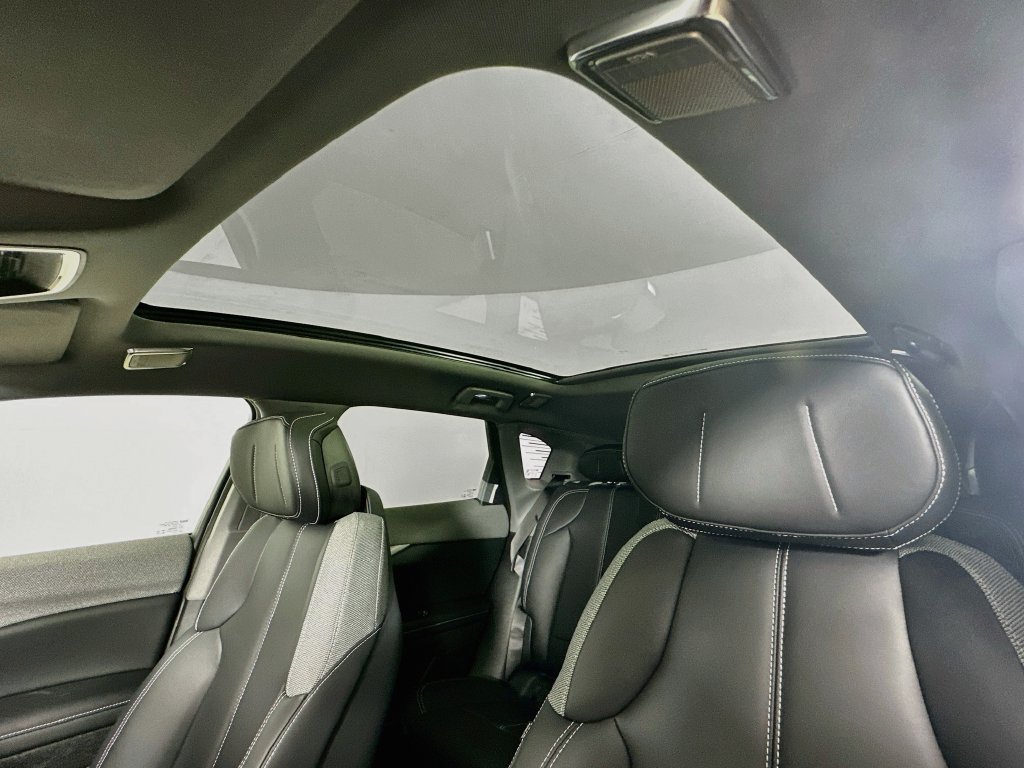 New 2027 Cadillac Optiq Luxury w/ LPO, Floor Liner Package AWD/4WD image 27