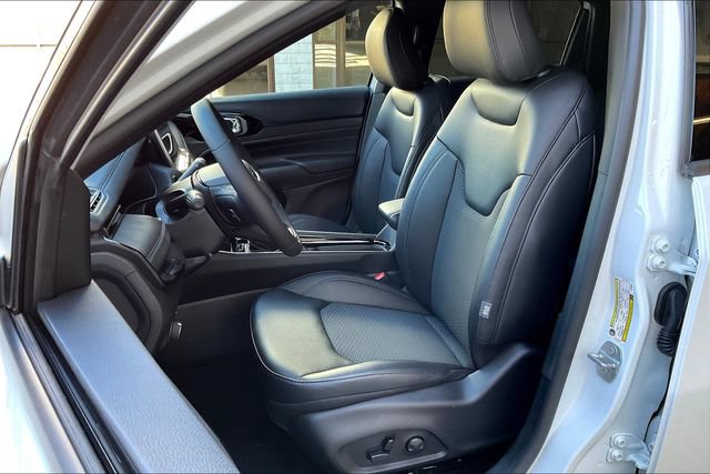 New 2026 Jeep Compass Latitude w/ Quick Order Package 29K AWD/4WD image 8