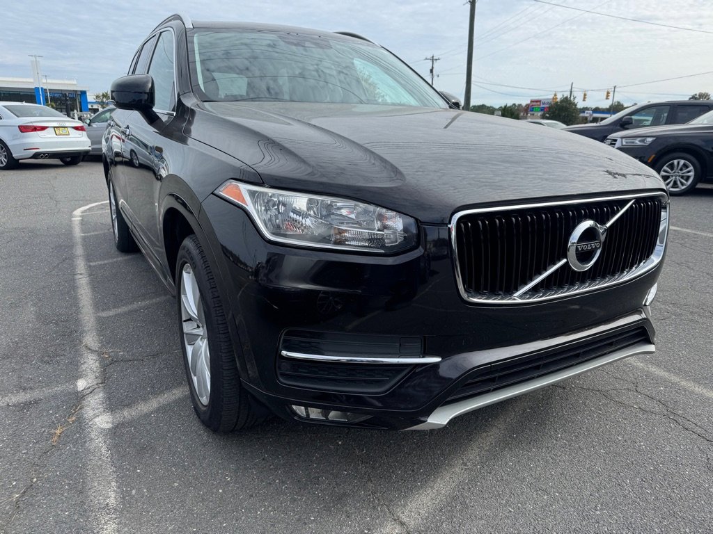 Used 2016 Volvo XC90 T6 Momentum image 3