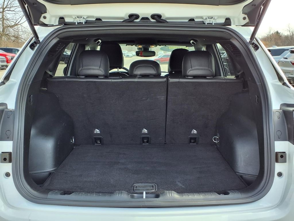 Used 2024 Jeep Compass Latitude image 11