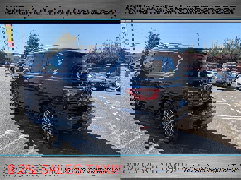 Used 2022 Nissan Armada SL w/ Captain's Chairs Package image 10