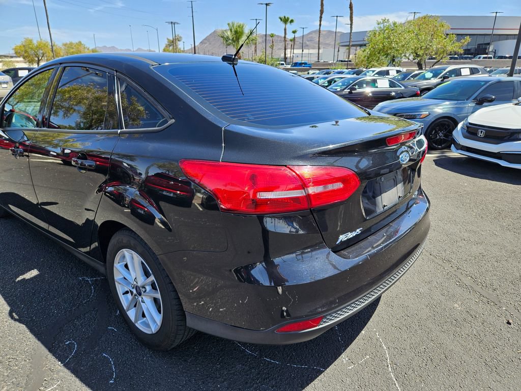 Used 2015 Ford Focus SE FWD image 7