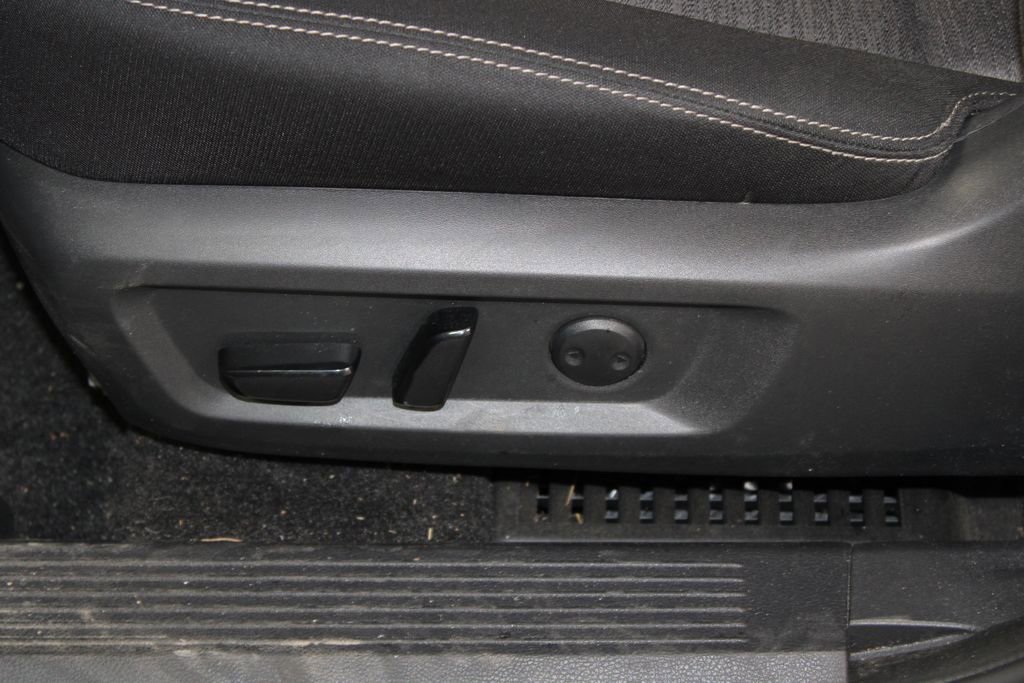 Used 2023 Nissan Rogue SV AWD/4WD image 14