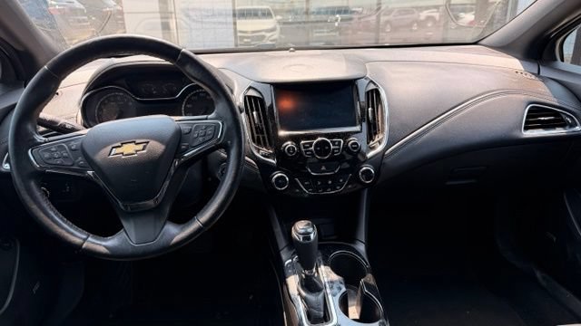 Used 2018 Chevrolet Cruze Premier w/ Premier True North Edition FWD image 16