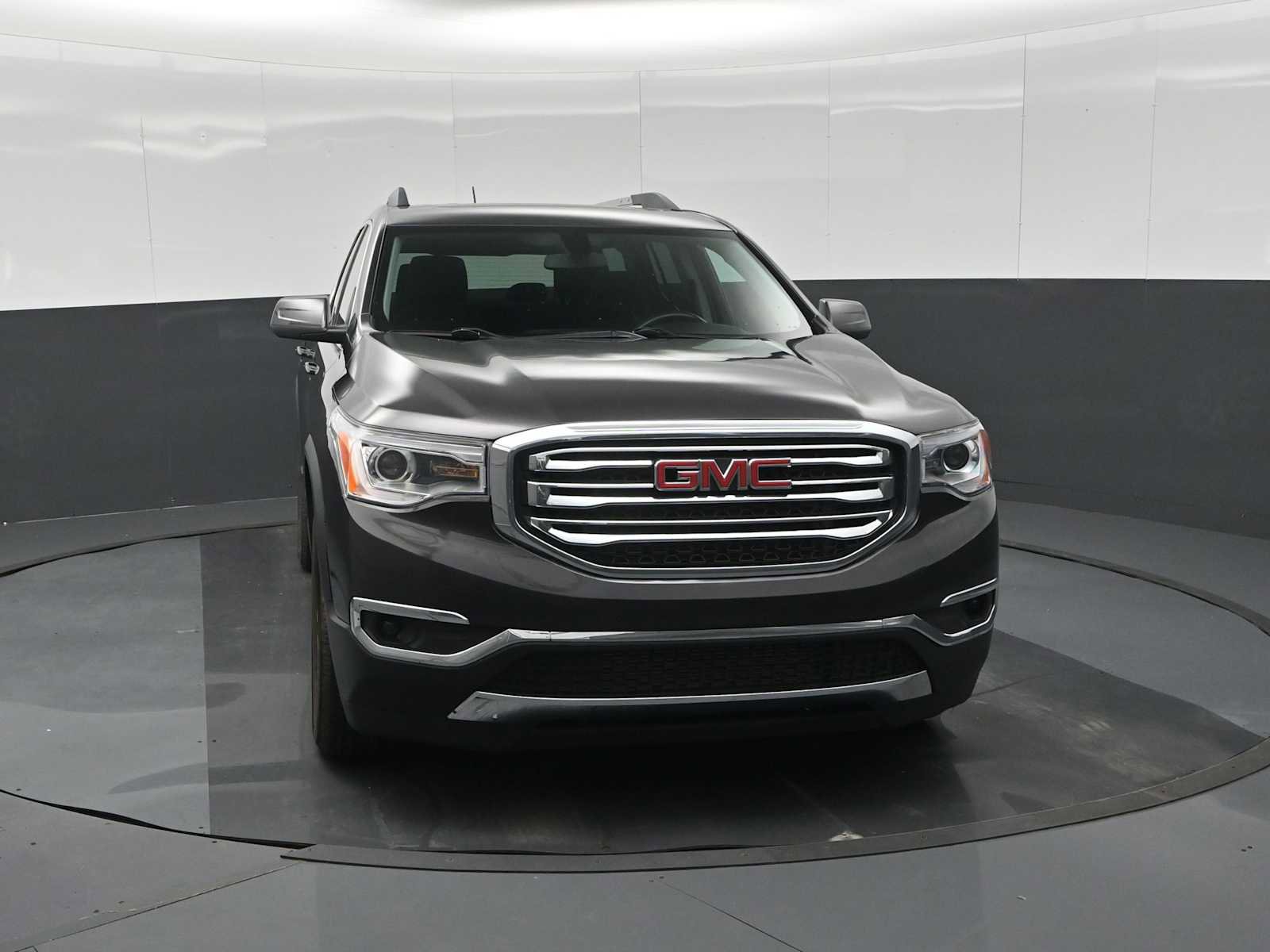 Used 2017 GMC Acadia SLE AWD/4WD image 3