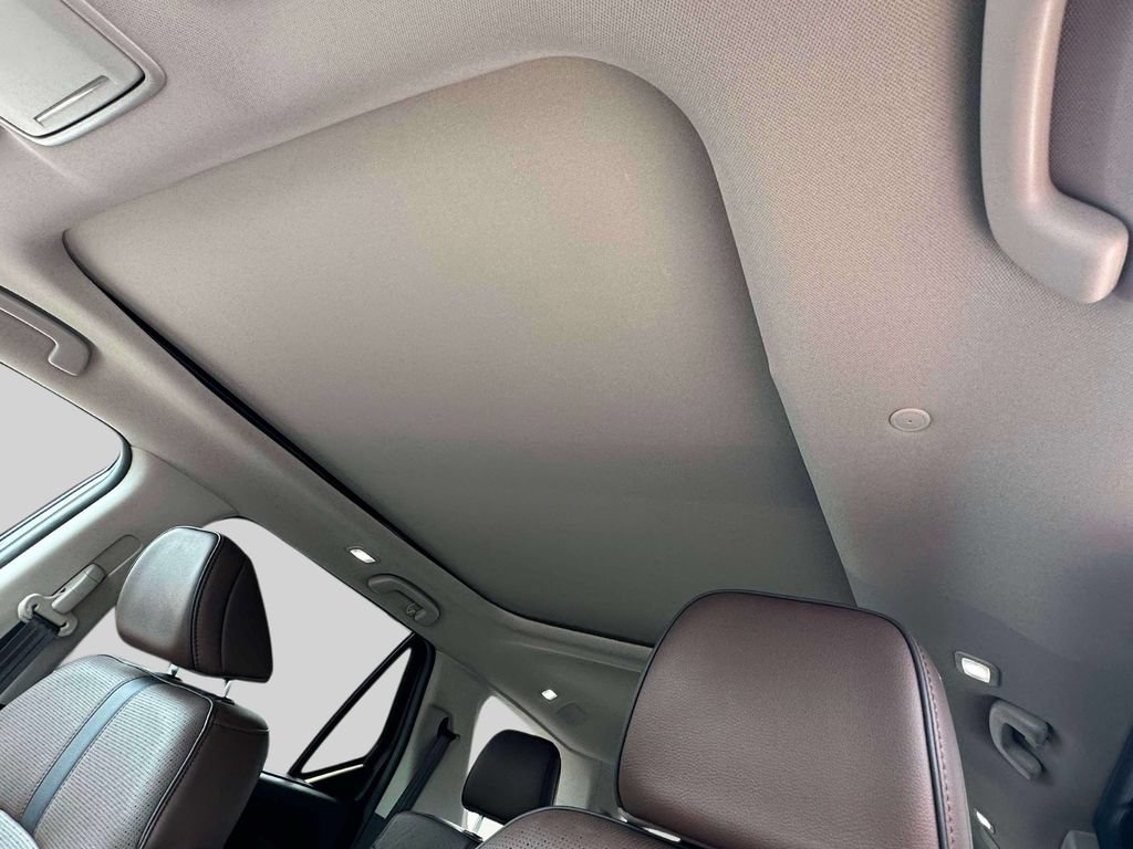 Certified 2025 Honda Pilot Elite image 17