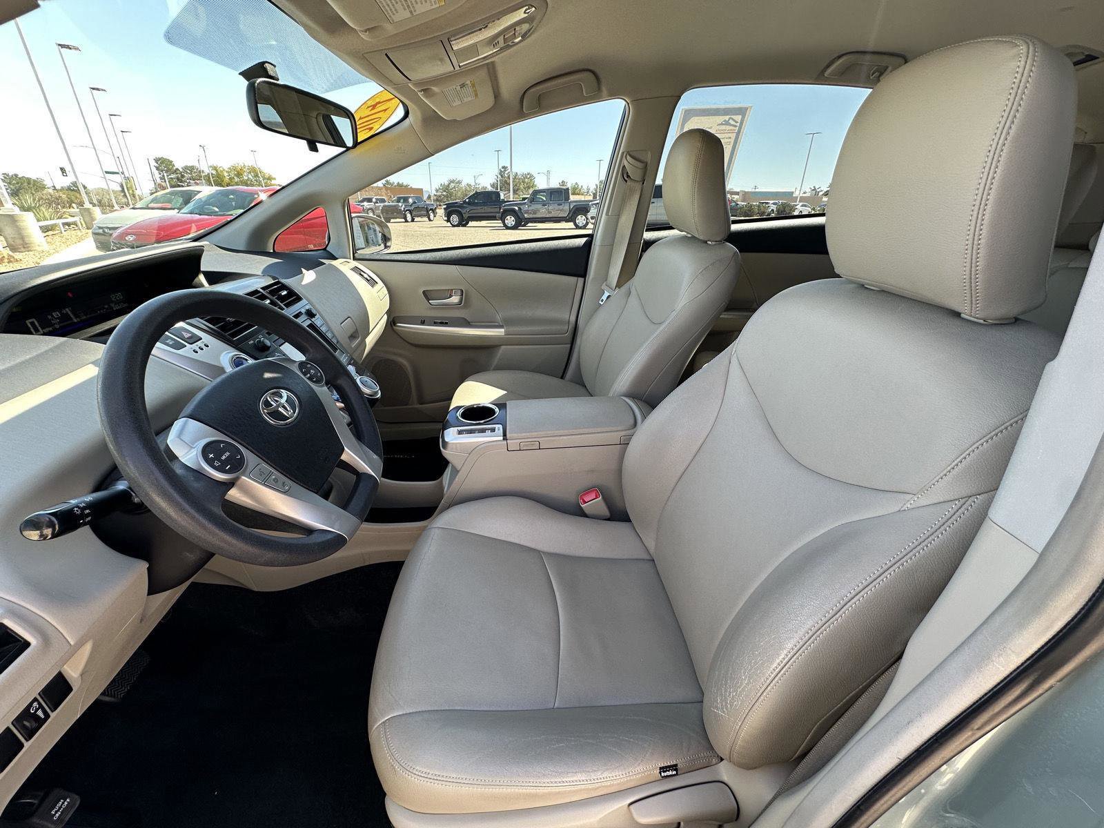 Used 2014 Toyota Prius V Three image 16