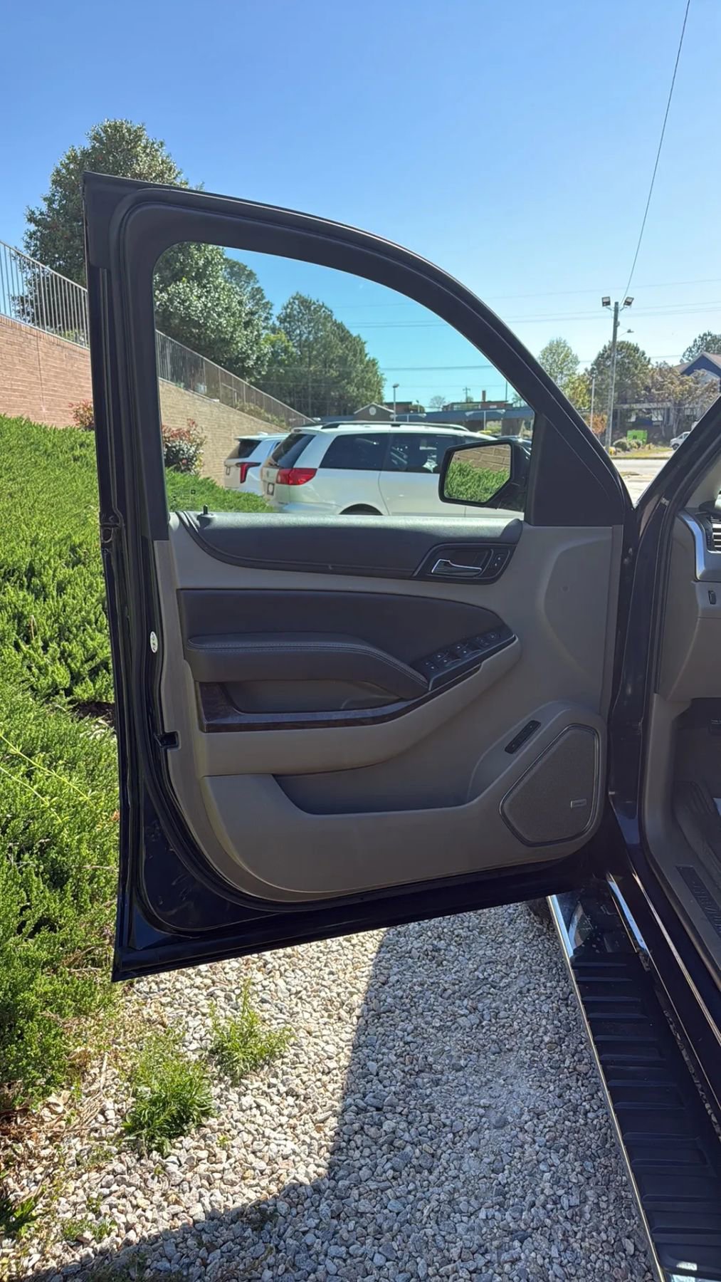 Used 2019 Chevrolet Tahoe LT w/ LT Signature Package AWD/4WD image 11