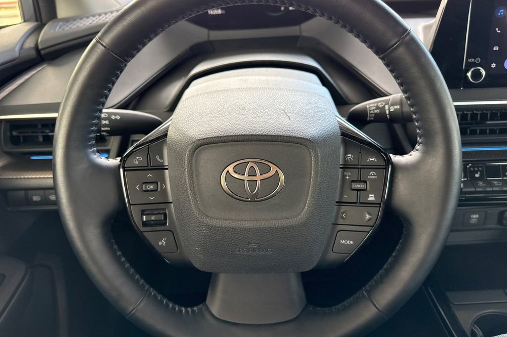 Used 2025 Toyota Prius XLE FWD image 33