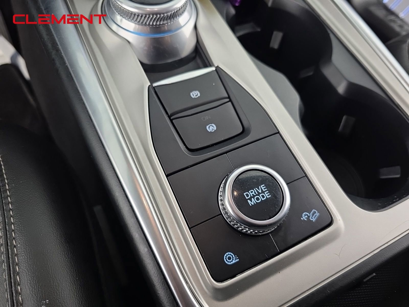 Used 2022 Ford Explorer XLT w/ Equipment Group 202A image 20