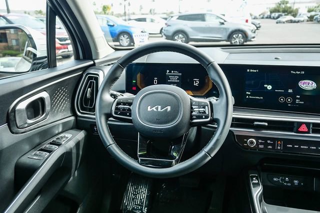 Certified 2025 Kia Sorento EX w/ EX Panoramic Sunroof Package AWD/4WD image 16