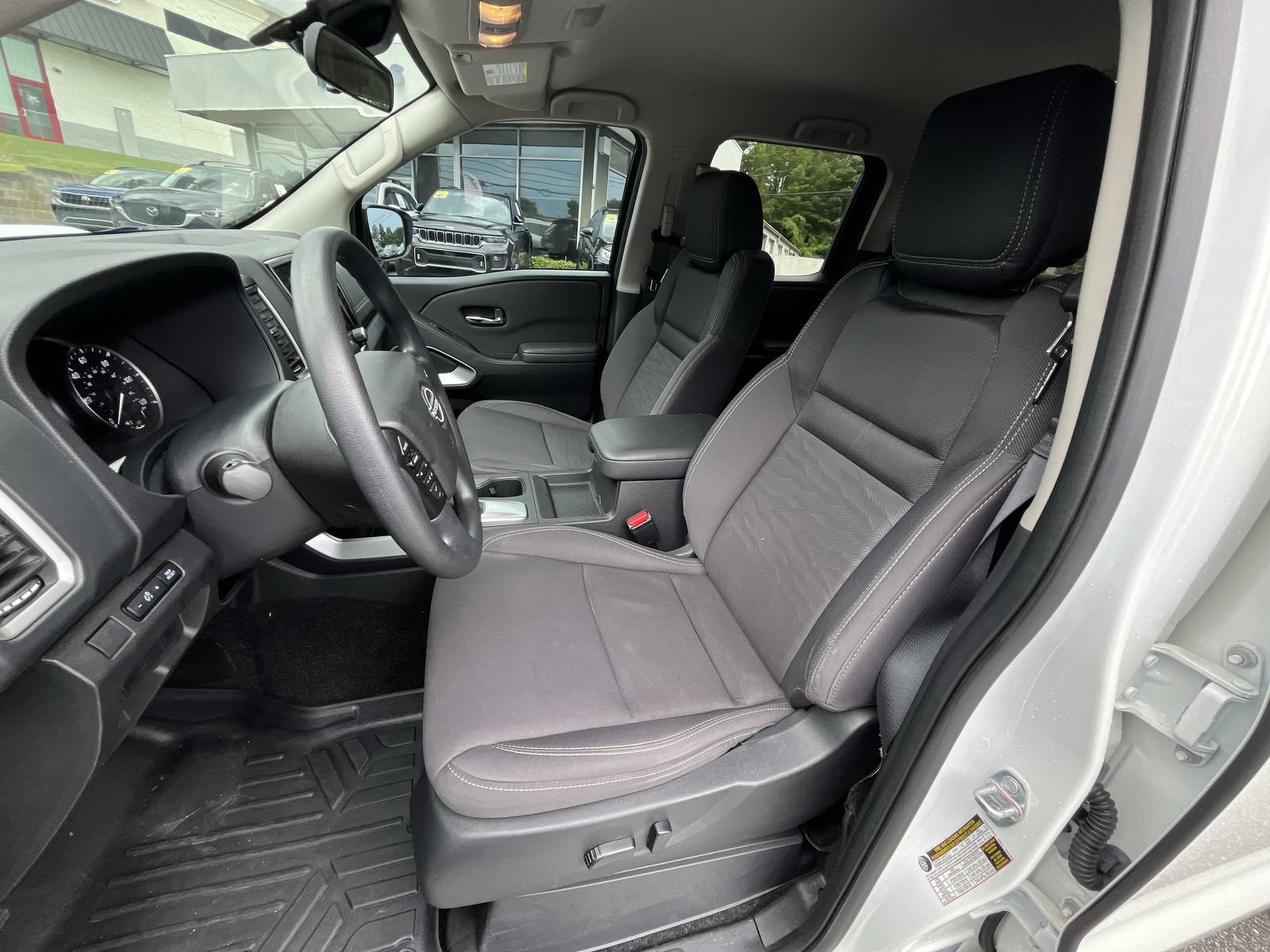 Used 2024 Nissan Frontier SV RWD image 14