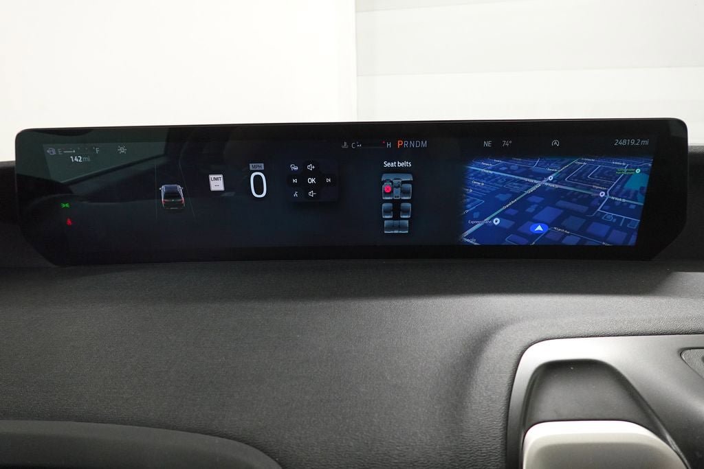 Certified 2025 Ford Expedition Active AWD/4WD image 18
