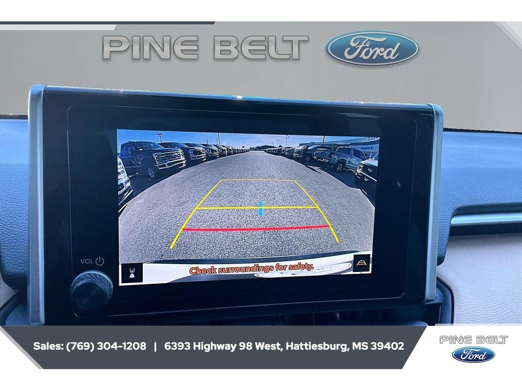 Used 2024 Toyota RAV4 XLE FWD image 15