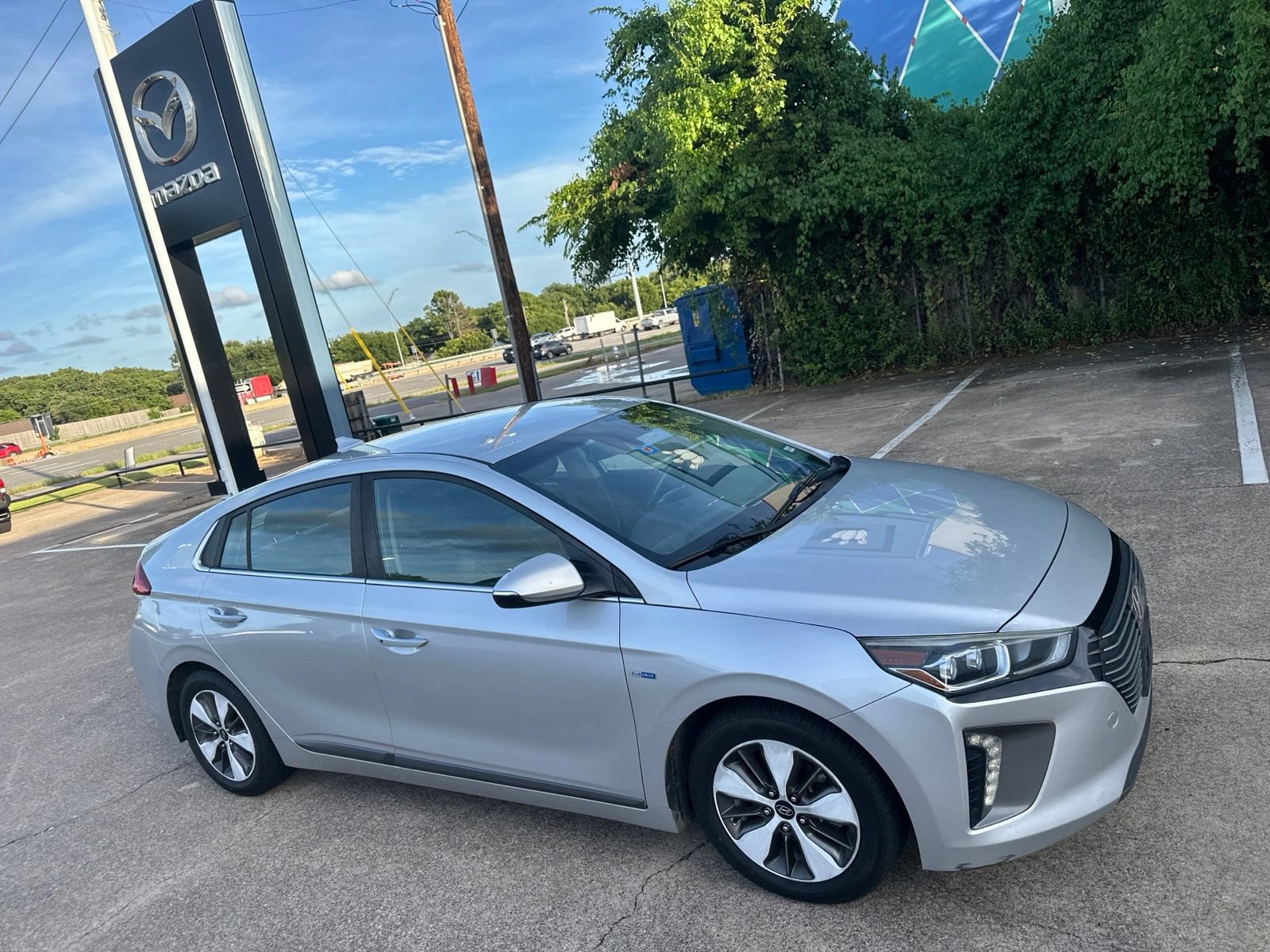 Used 2019 Hyundai Ioniq Limited FWD image 10
