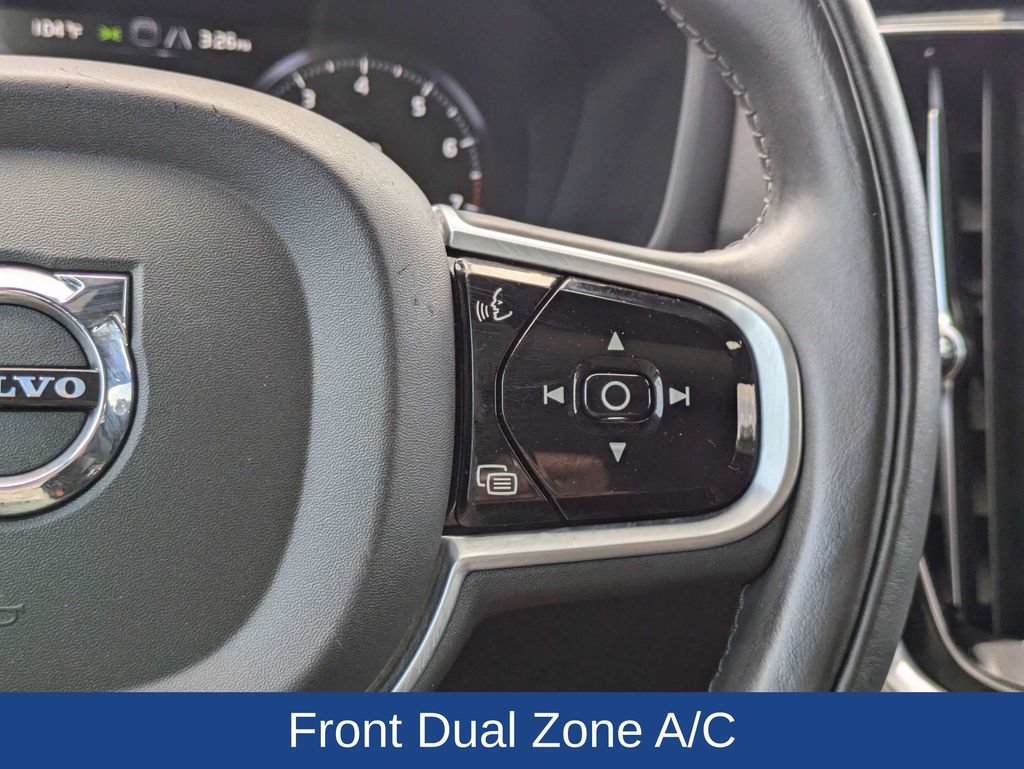Used 2020 Volvo V60 T5 Momentum FWD image 27
