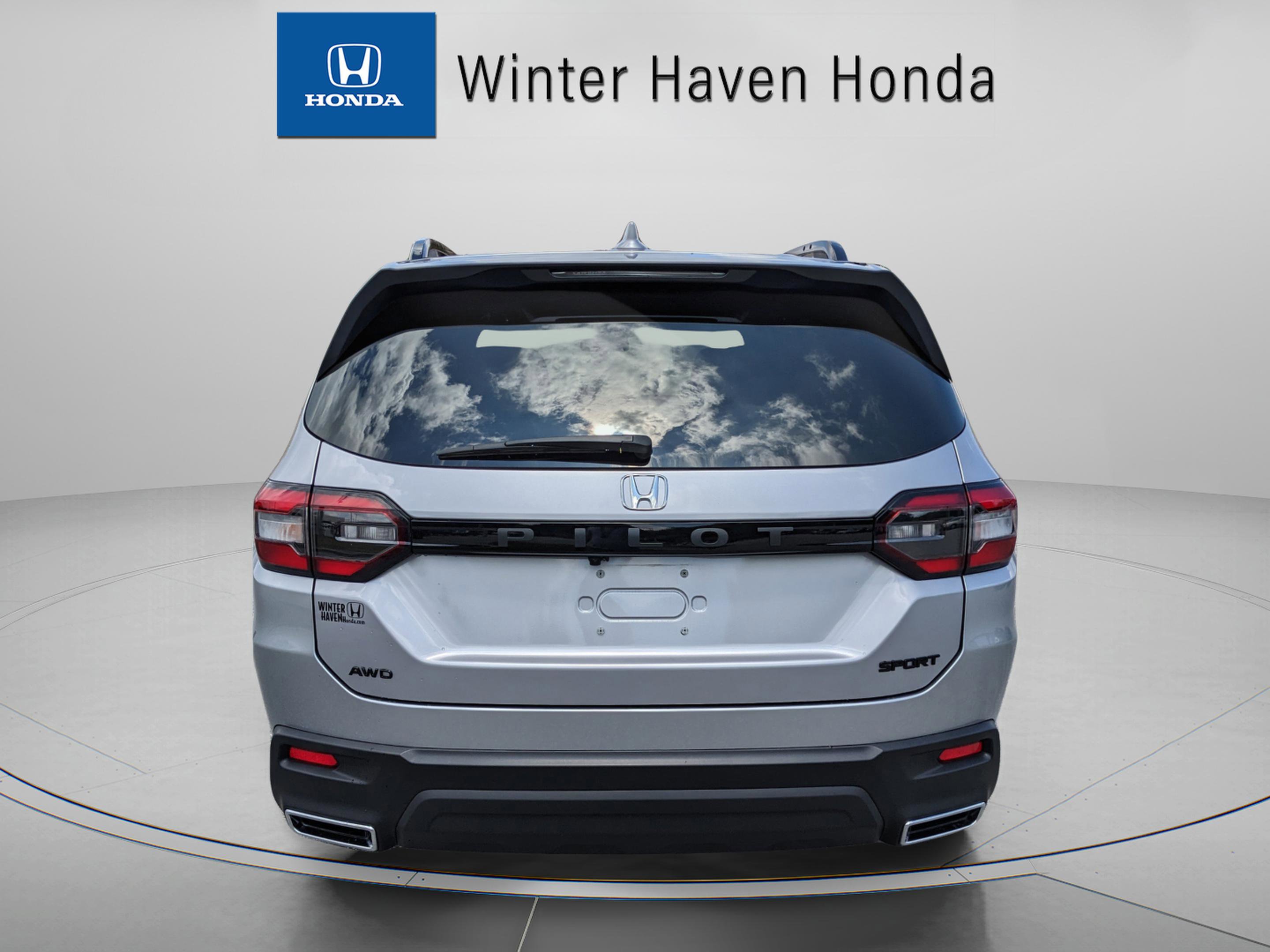 Used 2025 Honda Pilot Sport image 7