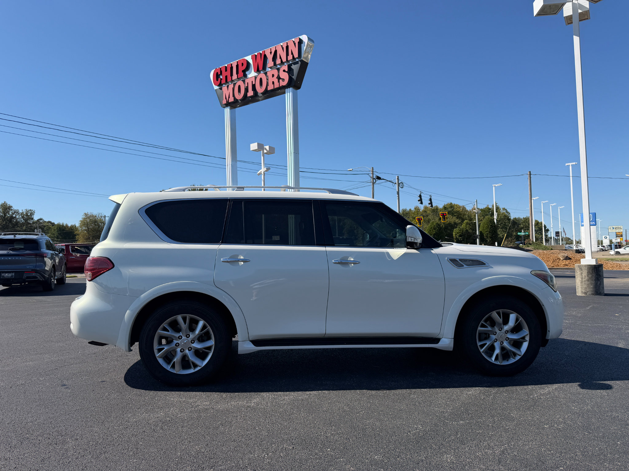 Used 2013 INFINITI QX56 4WD w/ Theater Pkg image 8