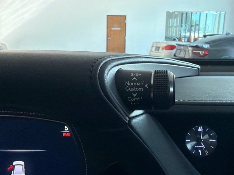 Used 2018 Lexus LS 500 w/ Luxury Package RWD image 34