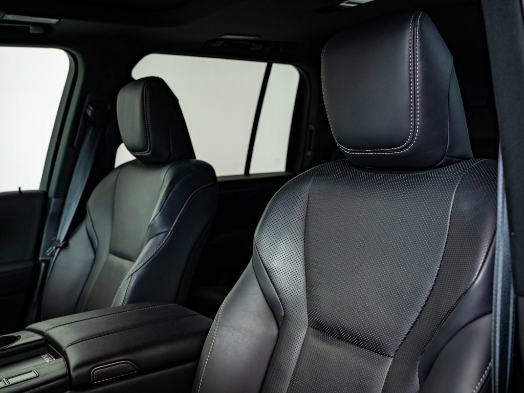 Used 2024 Lexus LX 600 4WD w/ Interior Upgrade Package image 25