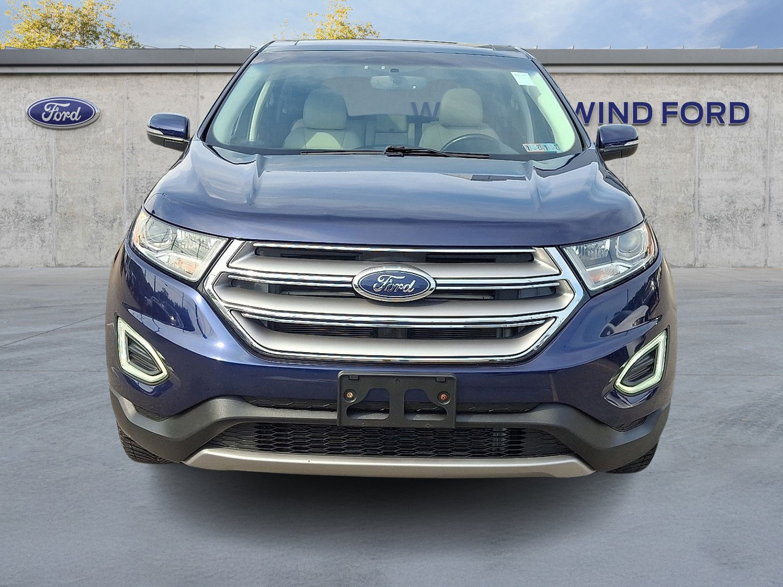 Used 2016 Ford Edge Titanium w/ Technology Package AWD/4WD image 2