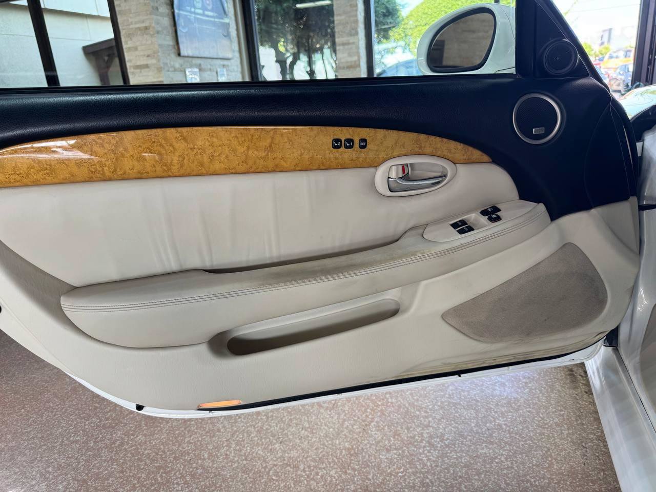 Used 2004 Lexus SC 430 Convertible RWD image 13
