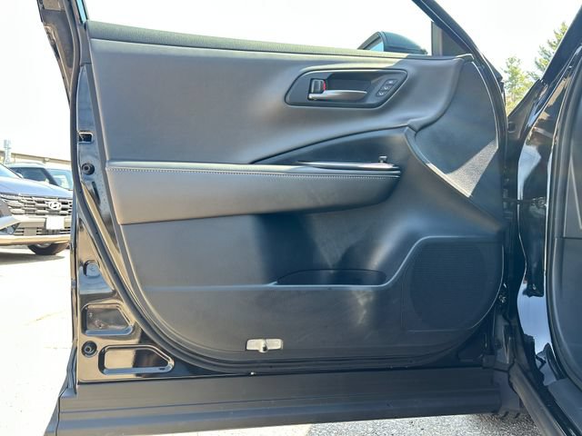 Used 2025 Toyota Crown AWD/4WD image 14
