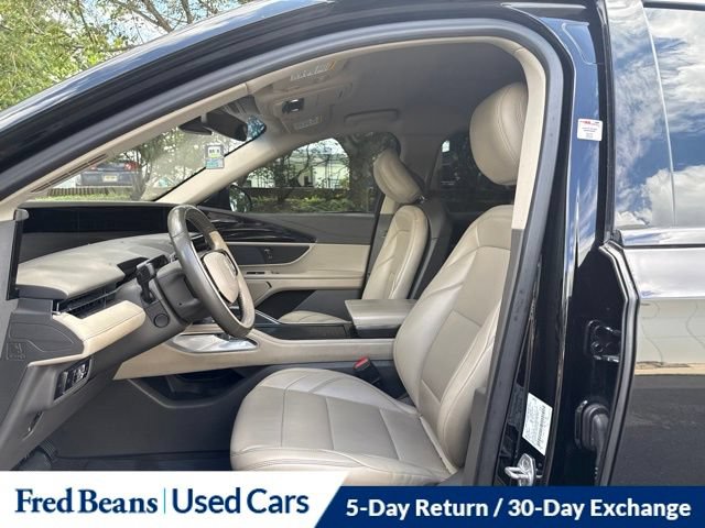 Used 2024 Lincoln Nautilus Premier AWD/4WD image 15
